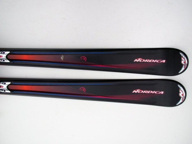 ZÁNOVNÍ Carvingové lyže Nordica Fate 178 cm