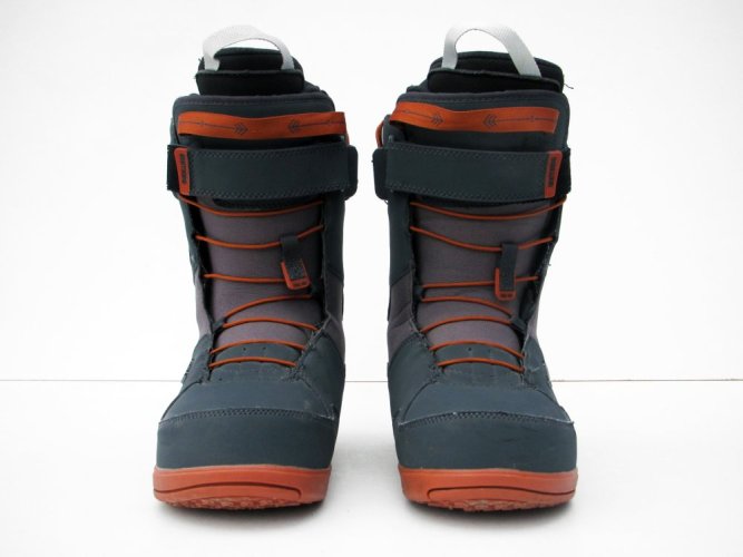 Použité snowboardové boty Deeluxe Lara 240 mm